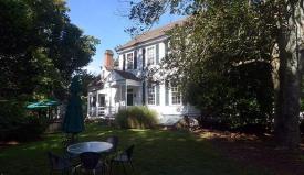 Charlottesville Virginia B&B: Silver Thatch Inn, Charlottesville, VA