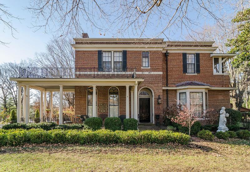 The Andrew E. Garner House Springfield, TN Inn for Sale