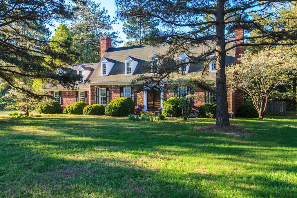 Deltaville Inn Hardyville, VA Inn for Sale