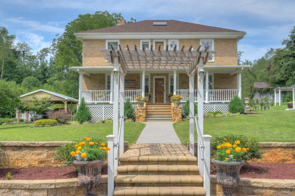 Soapstone Bed & Breakfast Floyd, VA Inn for Sale