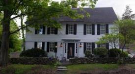 Historic Inn & Restaurant: Front