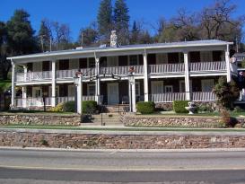 The Gunn House Hotel: Hotel exterior