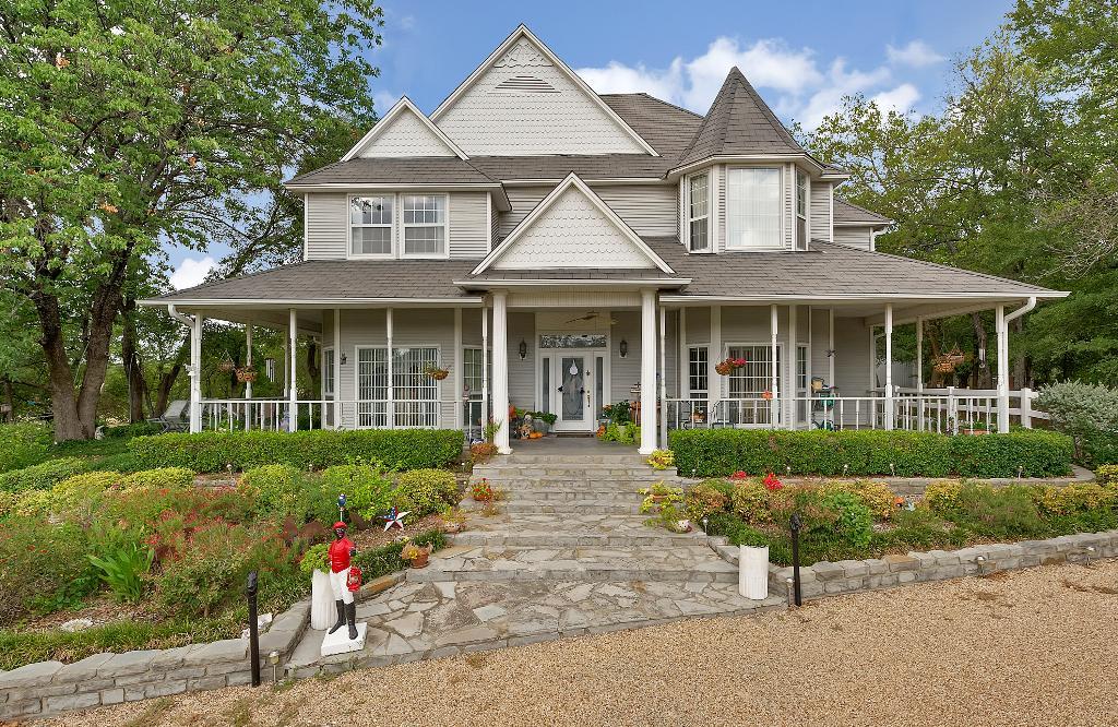 Rose Bud Fort Worth, TX Inn for Sale