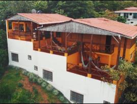 Amazing Ocean View Hostel in the center !: 