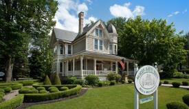 New River Gorge B&B: Morris Harvey House B&B West Virginia