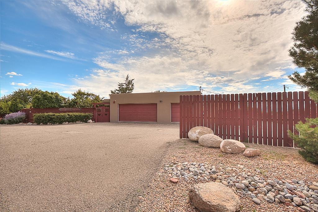 North Albuquerque Acres B&B Albuquerque, NM Inn for Sale