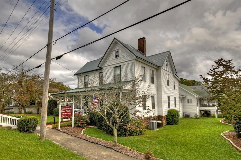 Blue Ridge Inn Bed and Breakfast Blue Ridge, GA Inn for Sale