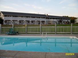 Singing Sands Inn: Singing Sands Inn and 20x40 pool