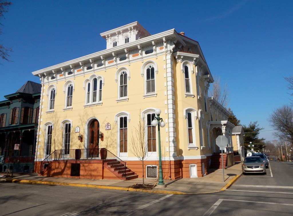 Historic Tuscan Villa in the heart of Lewisburg PA Lewisburg, PA Inn