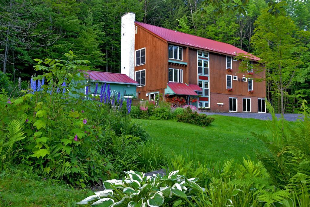 Weathertop Inn Mad River Valley Waitsfield, VT Inn for Sale