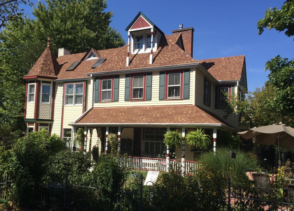 HS Clay House Bed and Breakfast Augusta, MO Inn for Sale