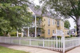 Isabella Bed and Breakfast: Main