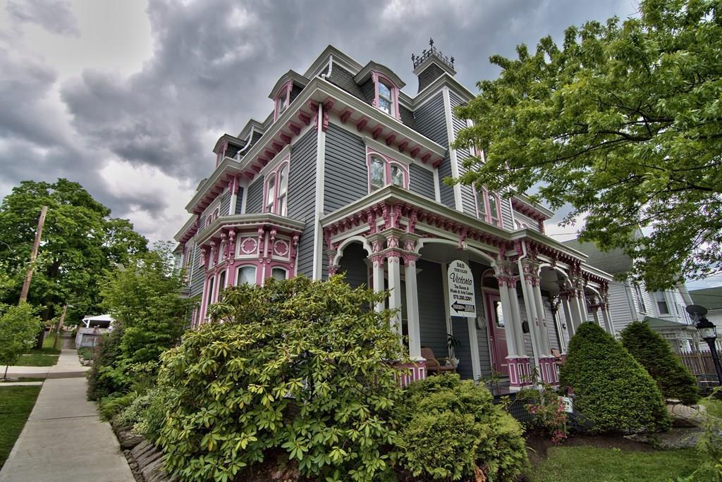 THE OLDE VICTORIA BED & BREAKFAST Carbondale, PA Inn for Sale
