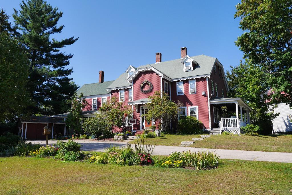 Old Red Inn North Conway, NH Inn for Sale