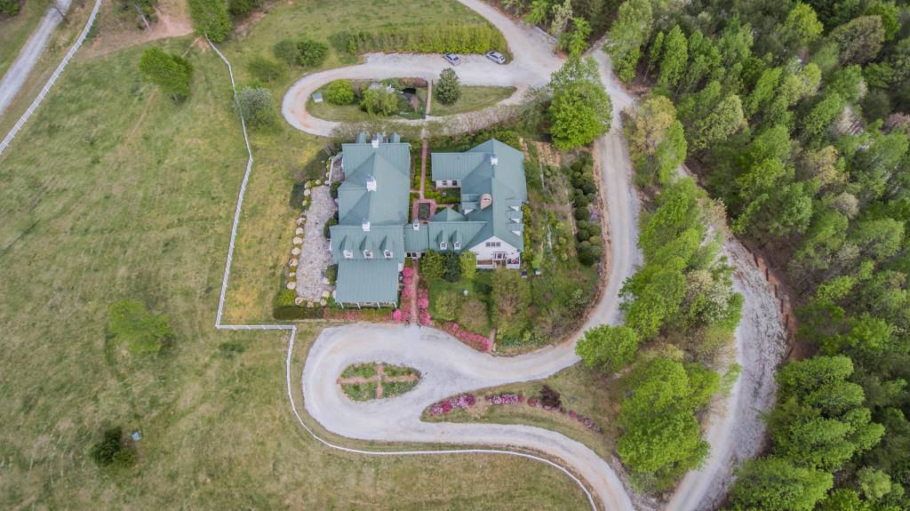 The Red Horse Inn Landrum, SC Inn for Sale