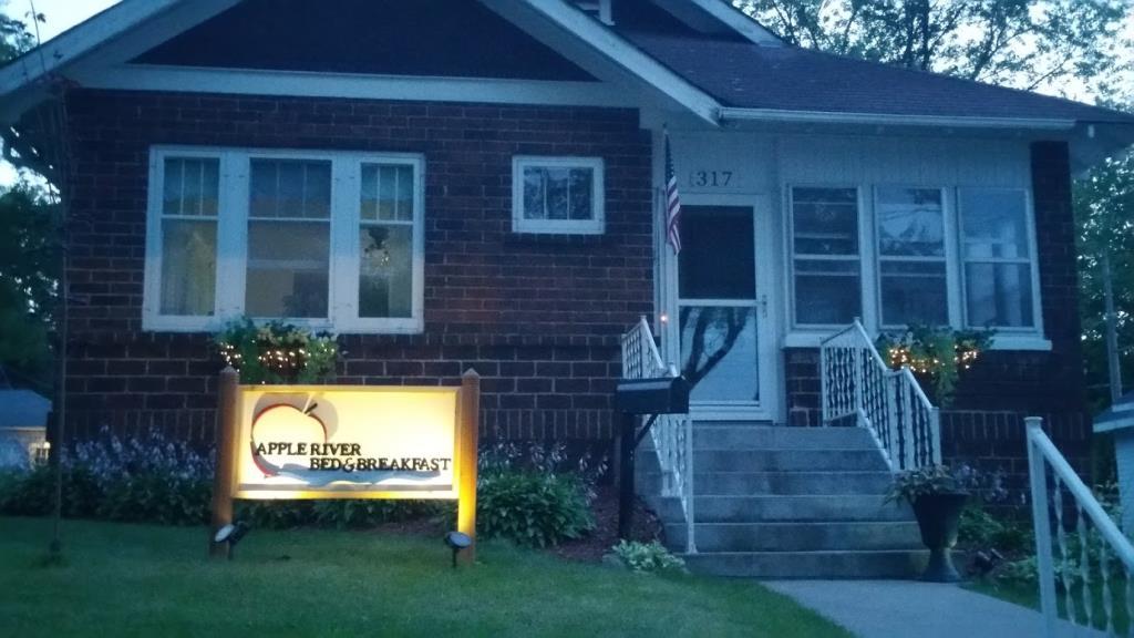 Apple River Bed And Breakfast Amery, WI Inn for Sale