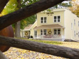 Moore's Old Pine Inn: 