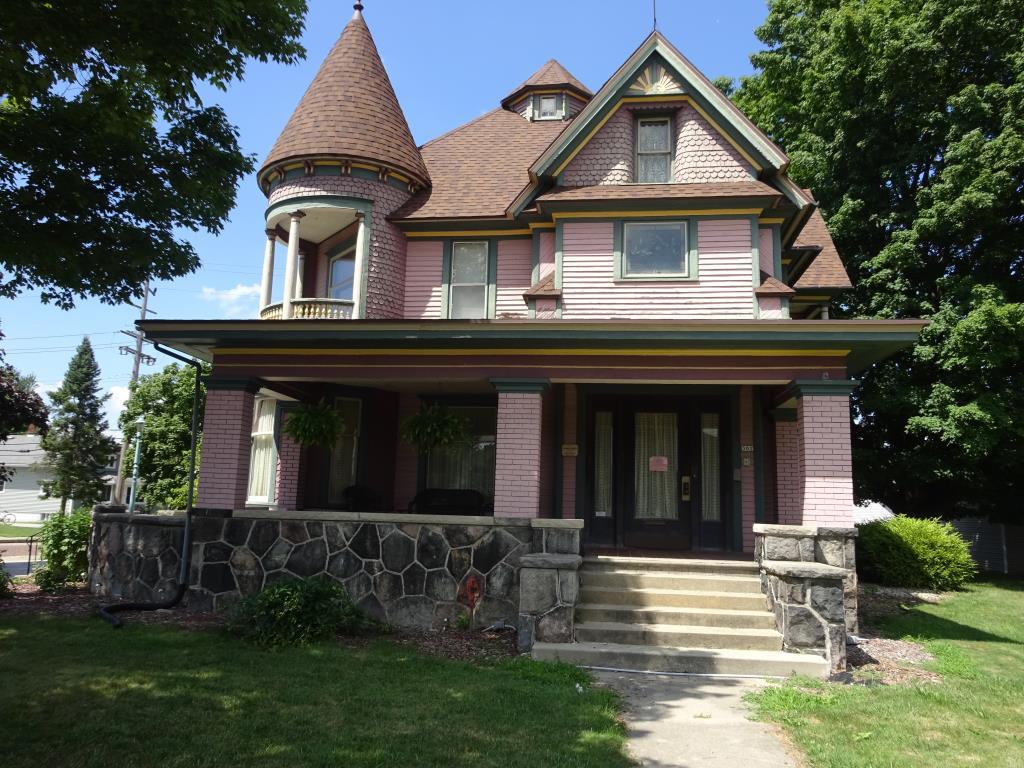 The Victorian Nappanee, IN Inn for Sale