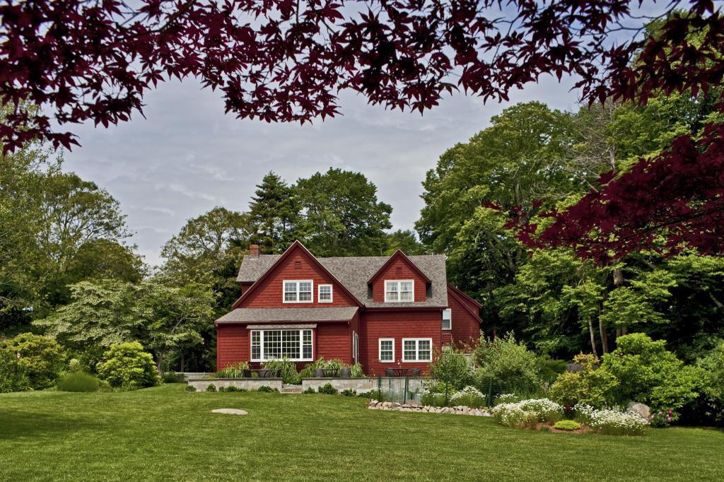 Woods Hole Passage Falmouth, MA Inn for Sale