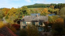 chambres et tables d'hotes a l'etang d'yonne:  the auberge in its environment