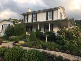Artists Inn: 