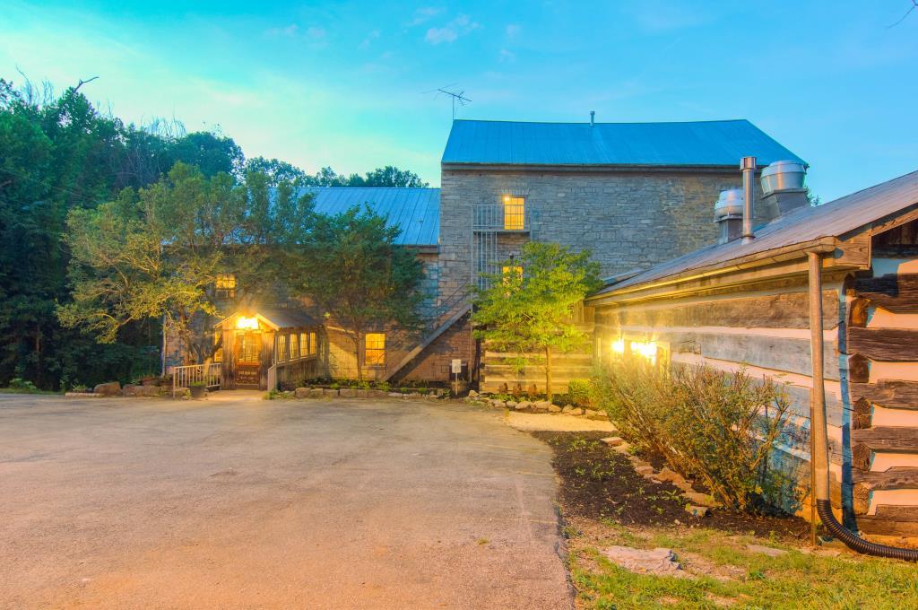 Doe Run Inn Brandenburg, KY Inn for Sale