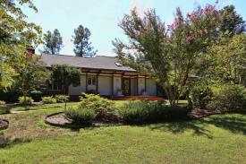 Potential B&B On Over 8 Acres!: 