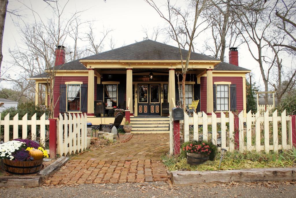 Steamboat Inn Jefferson, TX Inn for Sale