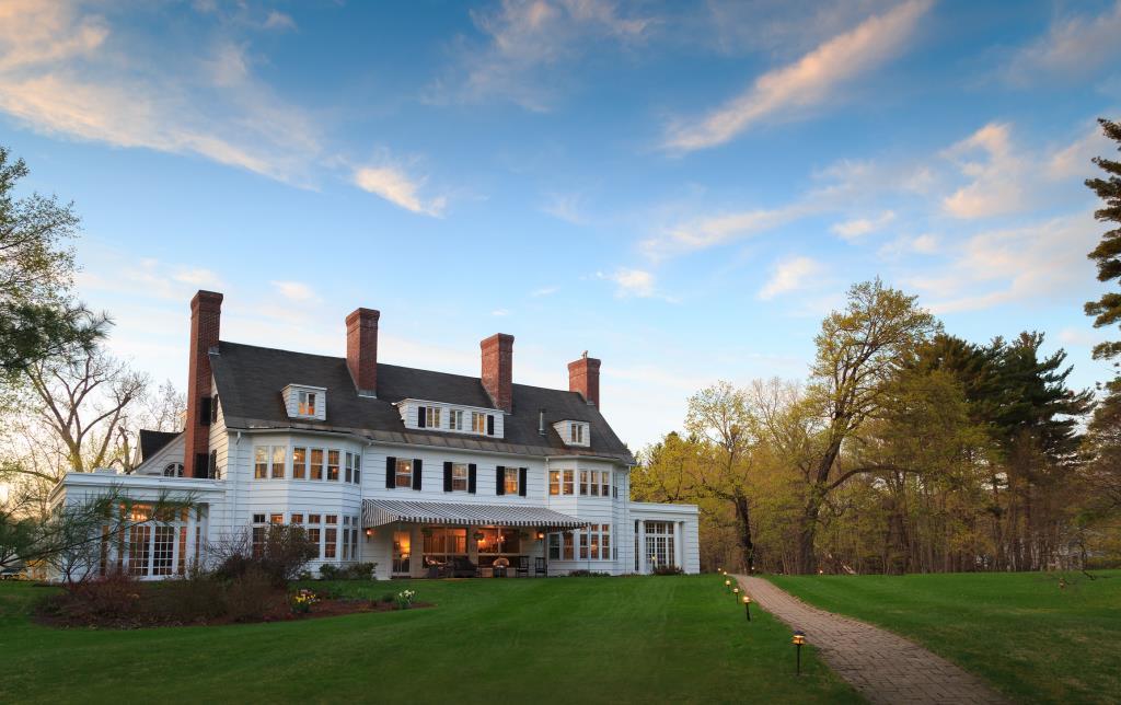 Swank Little Luxury Inn Old Bennington, VT Inn for Sale