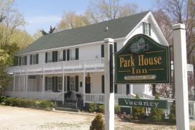 Park House Inn: Front