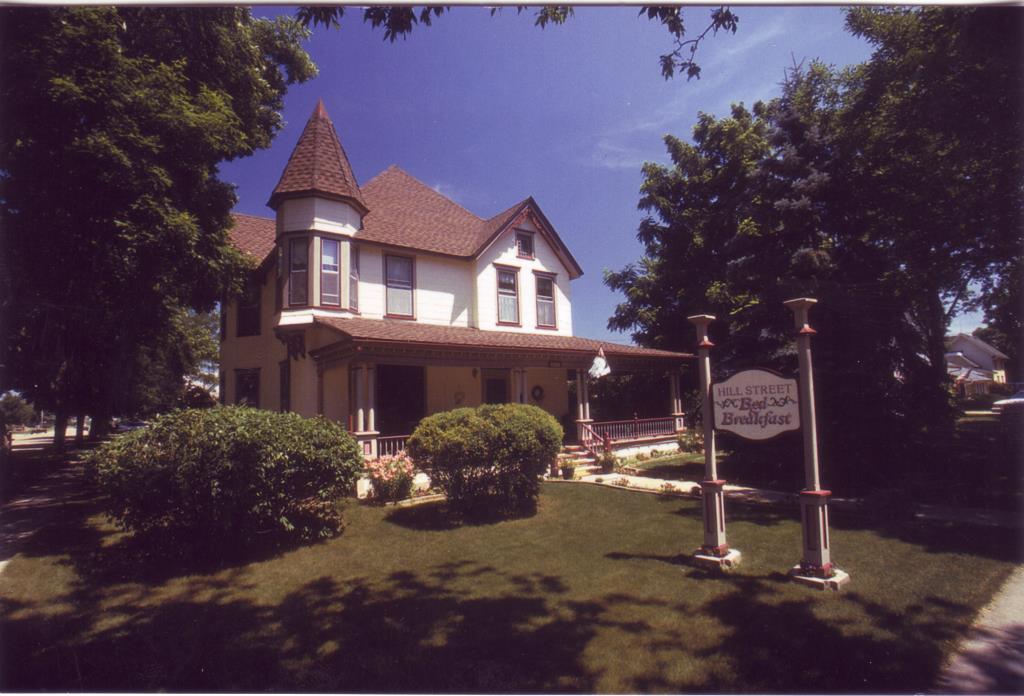 Hill Street Bed and Breakfast Spring Green, WI Inn for Sale