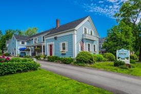Classic In Town Camden Maine Bed and Breakfast Inn: 