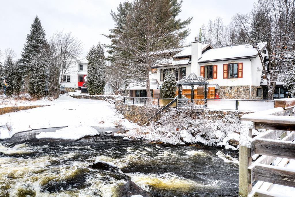 Maison Bavière, Val David, Québec, Canada Val David, QC Inn for Sale