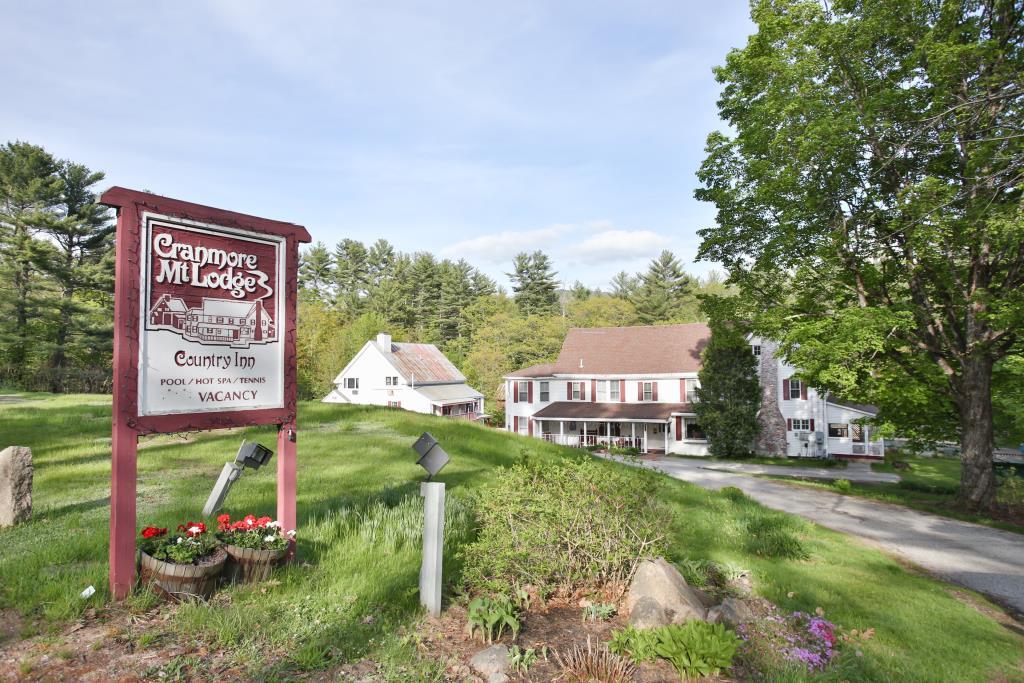 Cranmore Mountain Lodge Bed & Breakfast North Conway, NH Inn for Sale