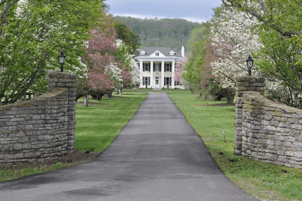 Riverside Inn Bed and Breakfast Warsaw, KY Inn for Sale