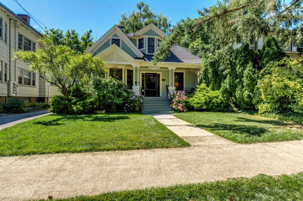 The Painted Lady Bed and Breakfast Portland, OR Inn for Sale