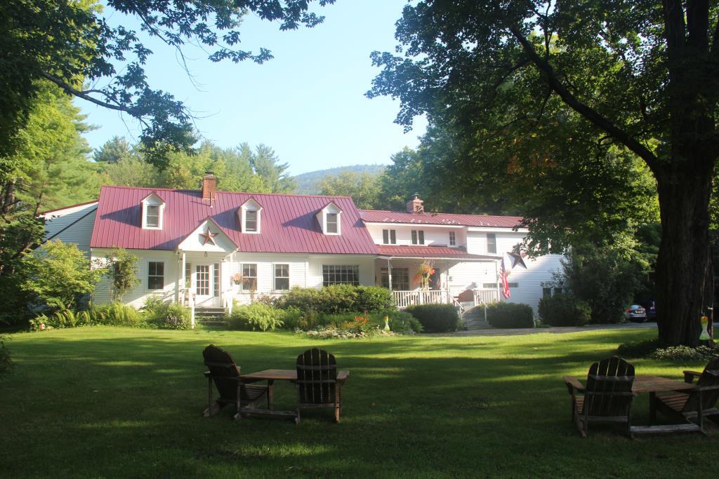 The Buttonwood Inn Bartlett, NH Inn for Sale