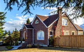The Olympic Homestay: The Olympic Homestay