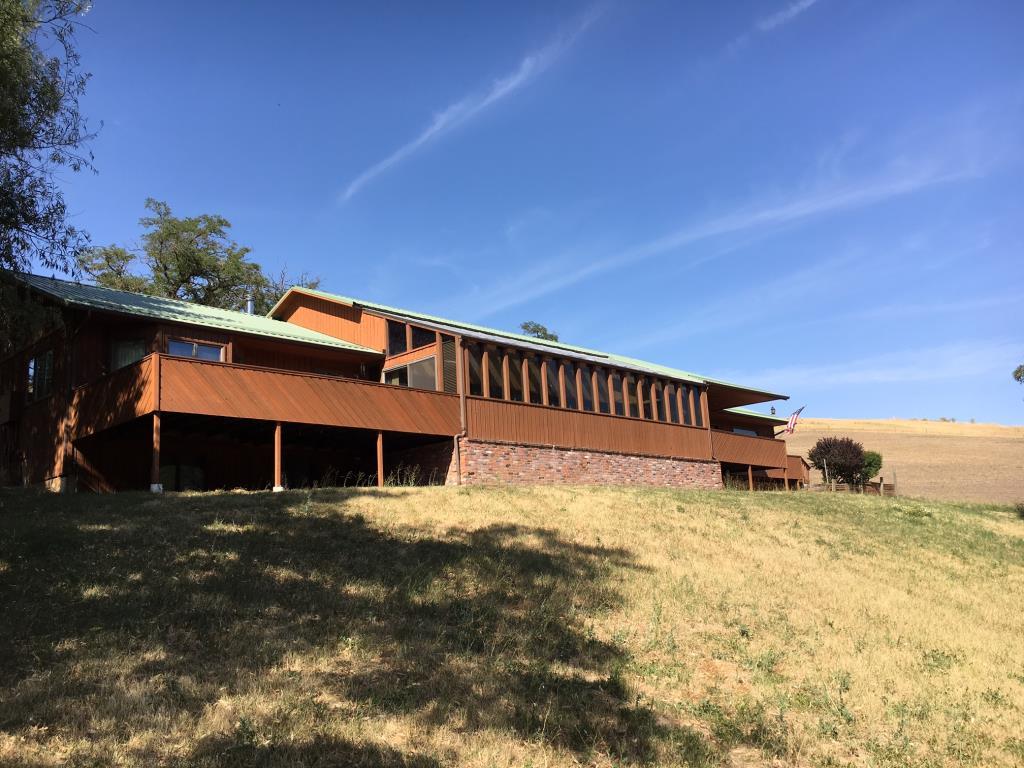 Palouse River Colfax, WA Inn for Sale