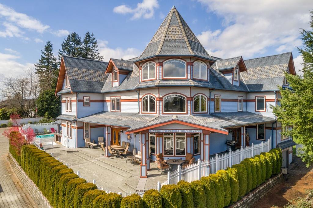 Lake Stevens Mansion Inn Lake Stevens, WA Inn for Sale