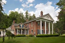 The Federal House Inn: Front