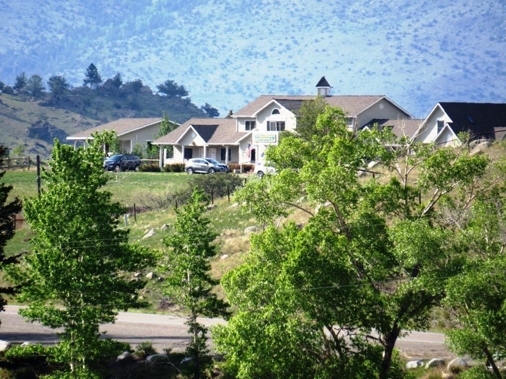 Yellowstone Basin Inn Gardiner, MT Inn for Sale