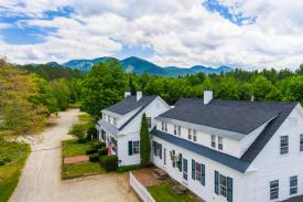 Lovetts INN: 