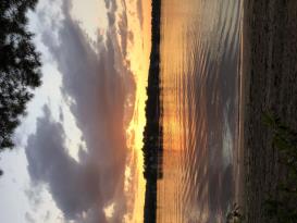 Congamond cottages: Sunset views from beach 