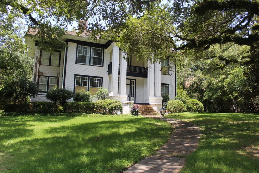 Magnolia Oaks Guest Inn Laurel, MS Inn for Sale