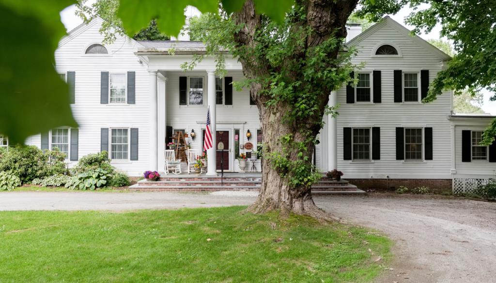 Berkshire Country Inn, Massachusetts Stockbridge, MA Inn for Sale