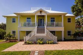 Potential Bed & Breakfast / Resort Dwelling: Key West Style Get-Away