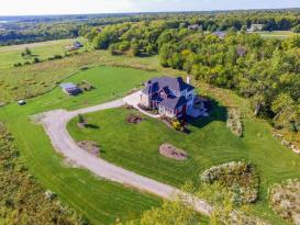 Custom Built Spring Hill Home on 19 acres: 