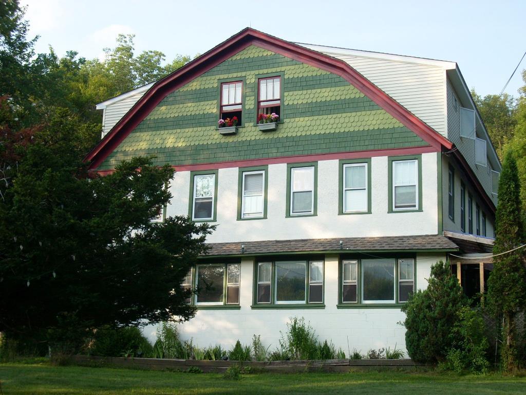 11 Guest Room Lodge B&B Near Belleayre Mountain Call office, NY Inn