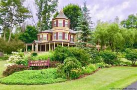 The Fairlawn Inn: exterior
